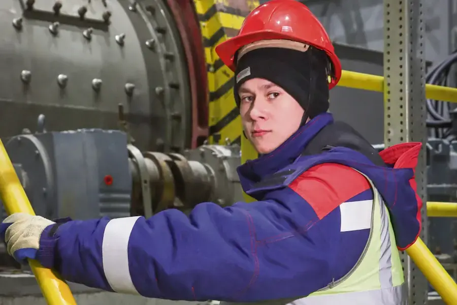 Индустрия будущего: как выпускники колледжей строят карьеру на современном цинковом заводе