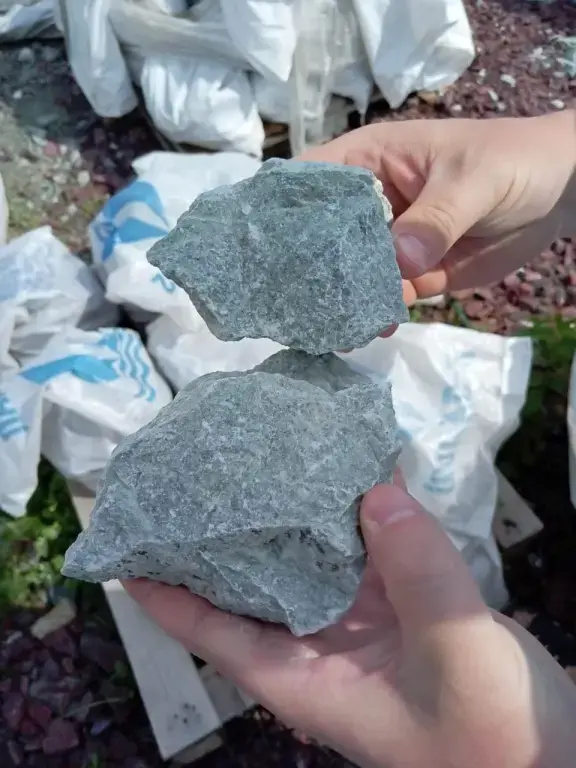 Жадеит колотый