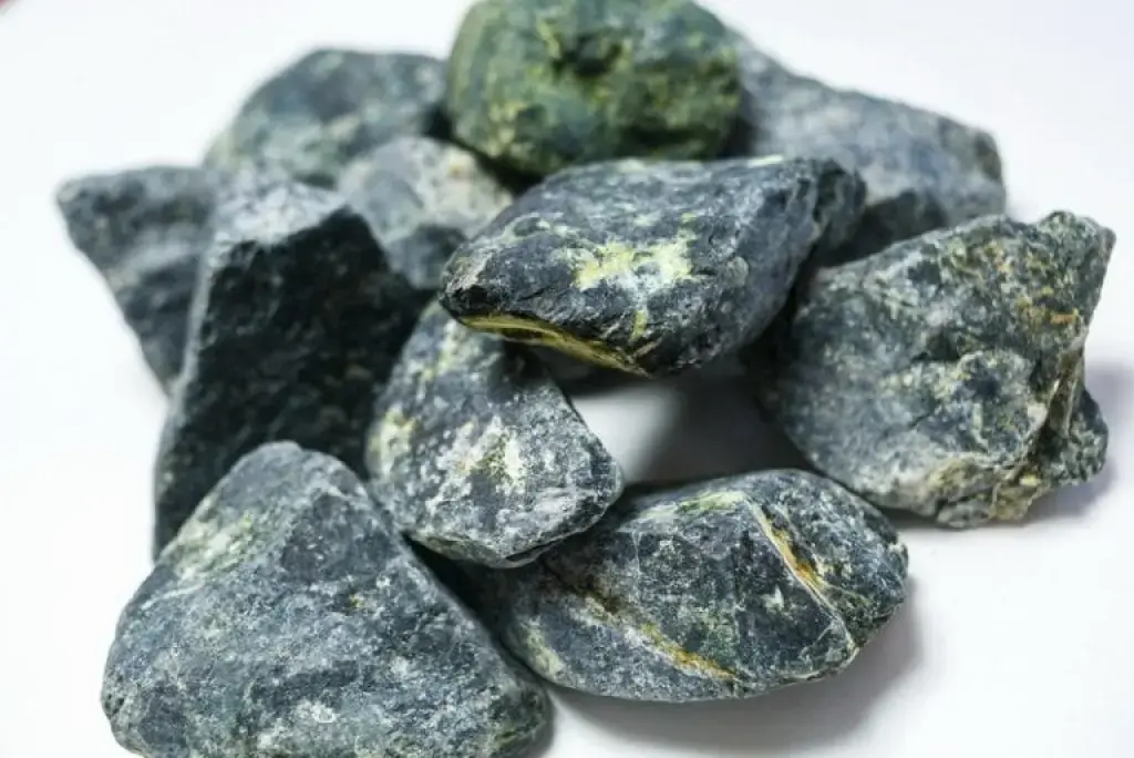 Змеевик колотый