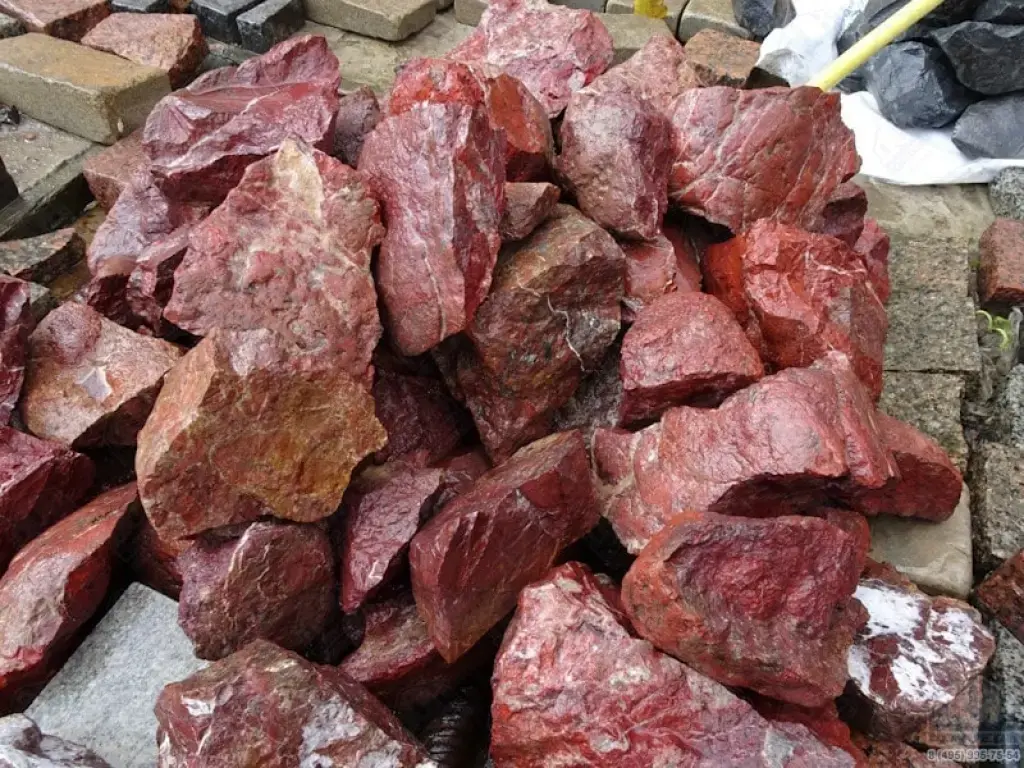 Яшма сургучная колотая