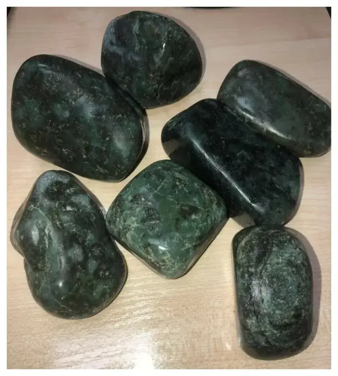 Нефрит шлифованный
