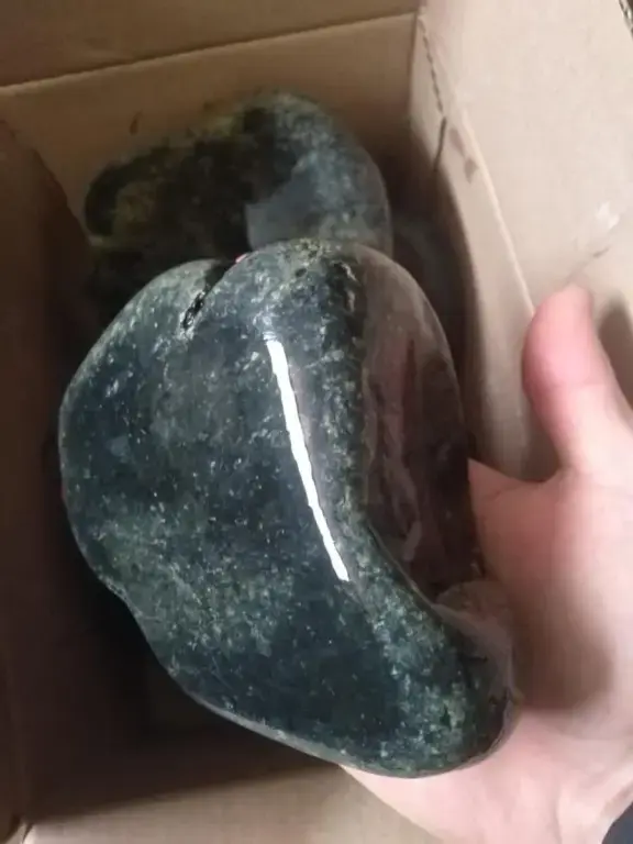 Нефрит шлифованный