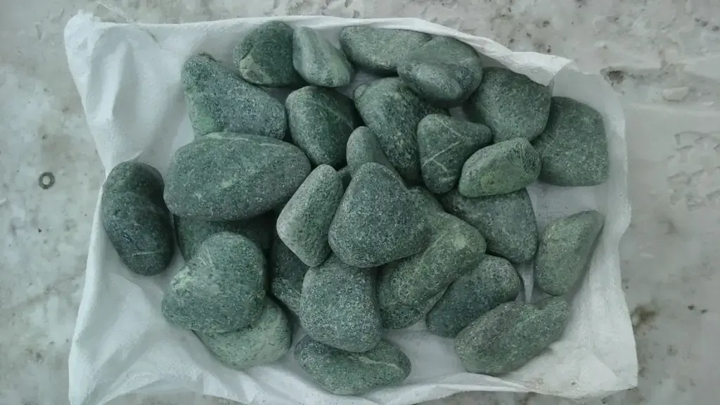 Жадеит шлифованный