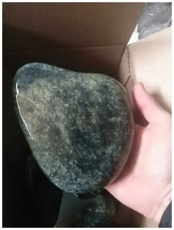 Нефрит шлифованный