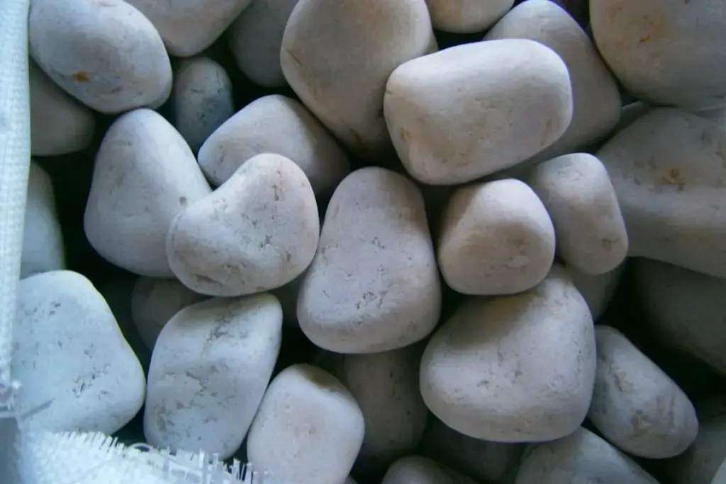 Кварц белый шлифованный