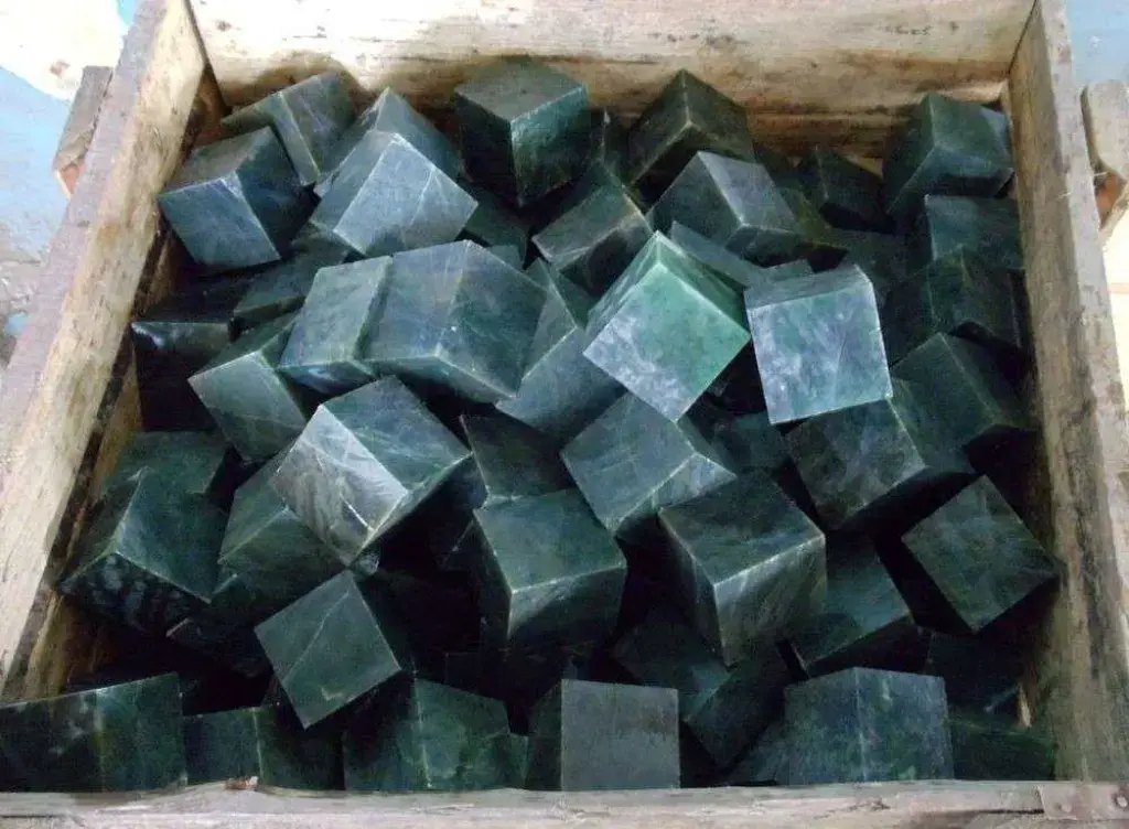 Кубики из нефрита